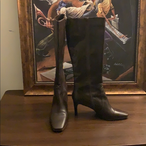 Luminani knee high leather dress boot - Picture 2 of 10